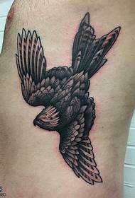 vēdera melnā ērgļa tetovējuma modelis