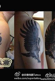 paže dominujúci populárny tetovací vzor orla