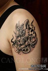 arm populaire coole tijger hoofd tattoo patroon