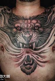 patrón de tatuaje de león de pecho