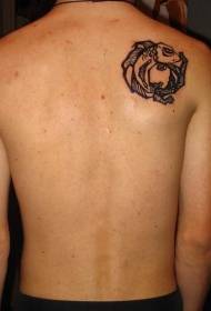 immagine di tatuaggio koi giapponese semplice spalla nera