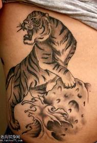Pás hezký do kopce tygr tetování vzor