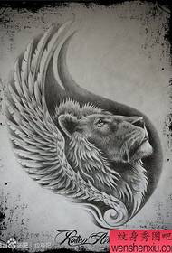 क्लासिक सुंदर कालो र सेतो सिंह टैटू पांडुलिपि