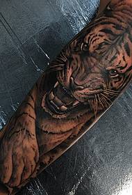 Mokhoa oa tattoo oa Thigh Tiger