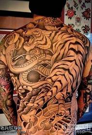 Back Tiger Battle Snake Tattoo Pattern