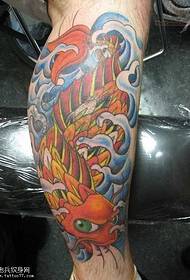 Modello tatuaggio gamba calamari