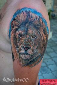 male arm popular classic European and American color lion head tattoo pattern