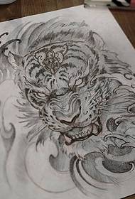 tigre sutsua tatuaje eredua eskuizkribua