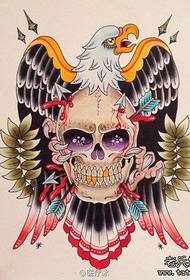 популярная популярная рукопись татуировки орла и черепа