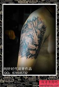 дечки оружје популаран узорак црне и беле лавове главе тетоважа