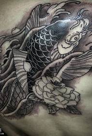modello di tatuaggio classico tradizionale pesce koi
