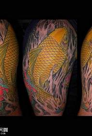 ẹsẹ Golden apẹrẹ carp tattoo