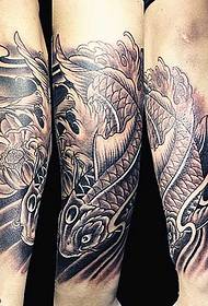 modello del tatuaggio del calamaro del braccio