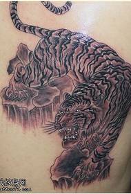 realistiska realistiska downhill tiger tatuering mönster