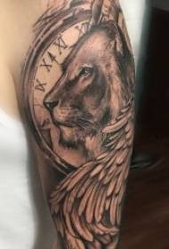 liūto tatuiruotės modelis 9 dominuojantis ir galingas liūto tatuiruotės modelis
