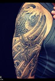 modello tatuaggio tatuaggio spalla koi