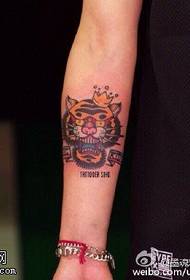 patrón clásico de tatuaxe de mini tigre