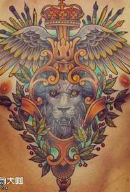 Сундук с татуировкой Лев