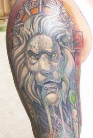 раменен цвят реалистична картина татуировка рок лъв