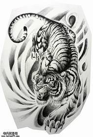 dominujący wzór tatuażu tygrysa