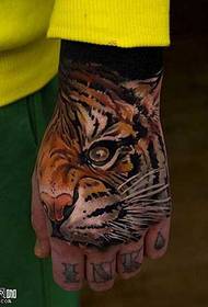 Kézi tigris tetoválás minta