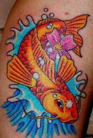 patrón de tatuaje de koi japonés de color de pierna