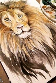 पांडुलिपि ने बड़े शेर टैटू पैटर्न को चित्रित किया