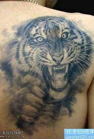 Padrão de tatuagem de tigre dominador