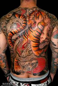 पूर्ण सुन्दर सुंदर बाघ टैटू बान्की