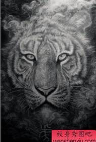 Poza tatuaj cap de tigru