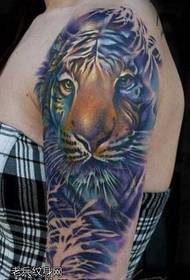 Großer Arm Farbe Tiger Tattoo Muster