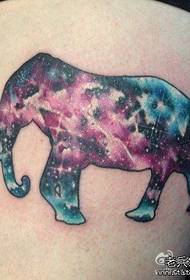 漂亮精美的彩色星空大象纹身图案
