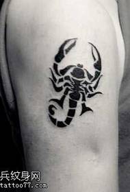 modello tatuaggio braccio totem scatola nera