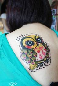 tytöt olkapää söpö söpö pöllö tatuointi malli