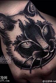 modèle de tatouage de chat réaliste sur la main