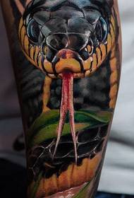 modello di tatuaggio serpente stile realistico raccapricciante