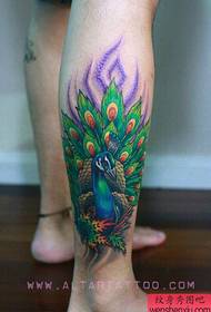 leg nga nindot nga kolor nga pattern sa tattoo sa peacock