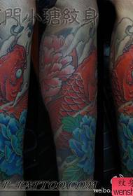 perna tradicional clásico patrón de tatuaxe de peonia de luras