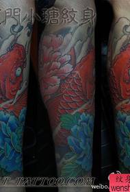 disegno del tatuaggio classico peonia calamaro tradizionale gamba