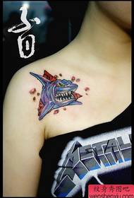 het klassieke coole haaien tattoo-patroon op de schouder van het meisje 132412-schoonheid kant taille een giraf tattoo-patroon