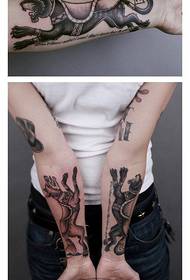 bukton nga klasiko nga bantog nga pattern sa tattoo sa leon ug leopardo