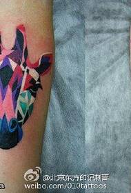 modello tatuaggio cervo sika splendidamente dipinto
