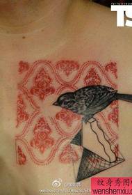 sprednji prsni koš majhen klasičen vzorec tatoo vrabca
