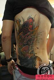 Vyriškos nugaros pusės nugaros tradicinis kalmarų tatuiruotės modelis