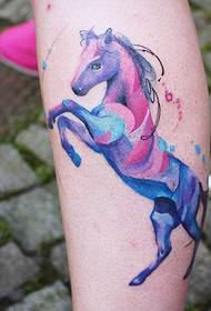 10 सुंदर जल रंग घोडा नमुना टॅटू चित्र