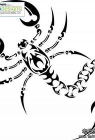 Un bellissimo modello di tatuaggio di scorpione totem