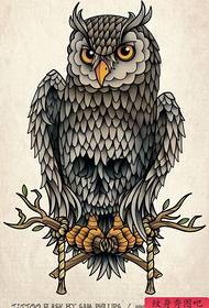 lámhscríbhinn tattoo owl clasaiceach fionnuar