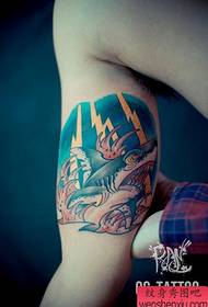 vzorec tatoo morskega psa, priljubljen znotraj roke