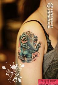 手臂可爱流行的小象纹身图案