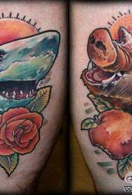 Modello di tatuaggio di cinghiale squalo classico popolare gambe